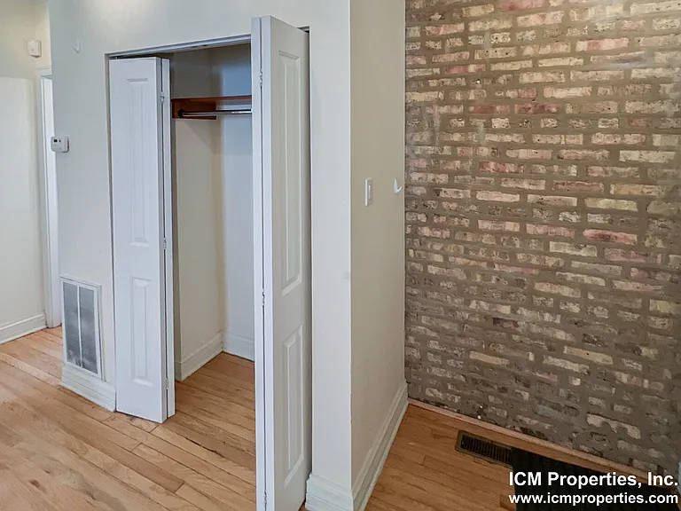 640 W Roscoe St #1 — Photo 5