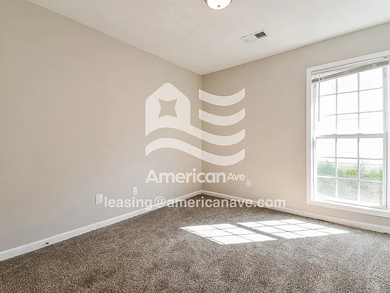 1346233_010_wm_-_bedroom_13590169.jpg