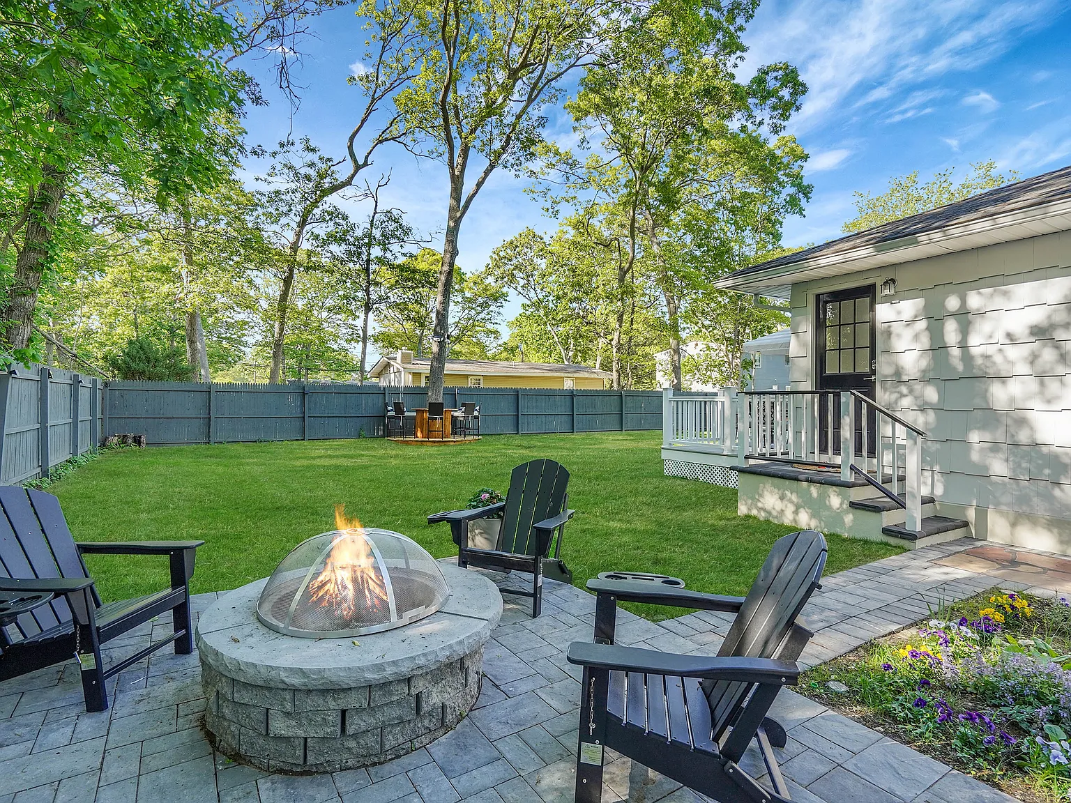 35 Moriches Ave — Photo 4