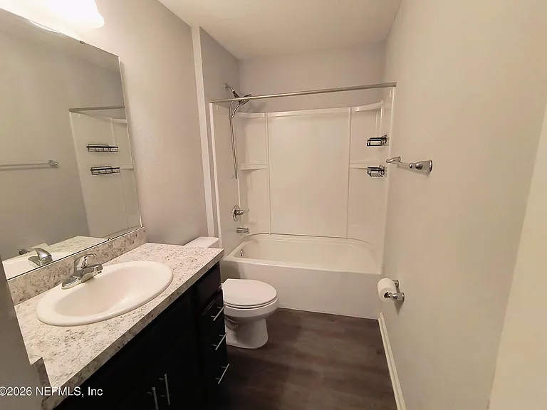 1211 Sarahs Landing Dr — Photo 13
