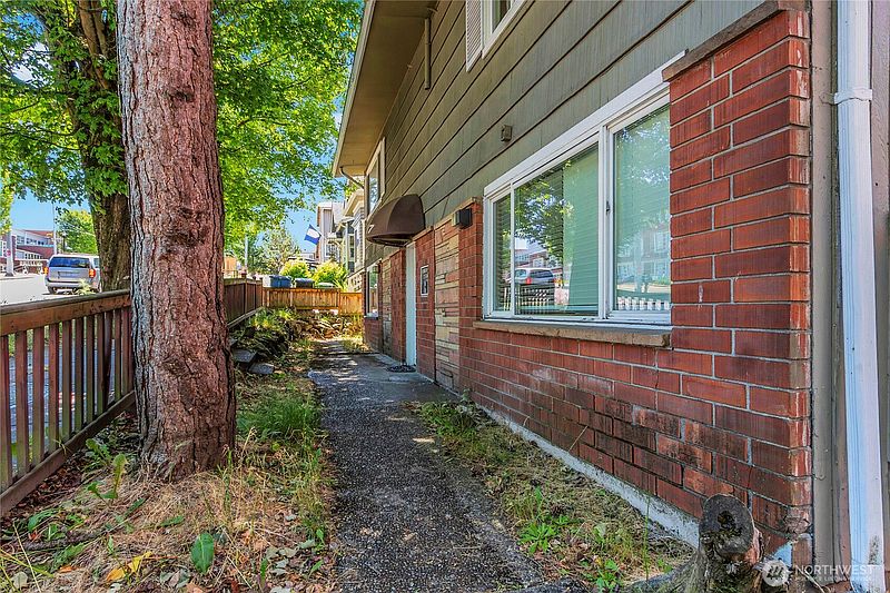 2nd image of 417 23rd Avenue #4