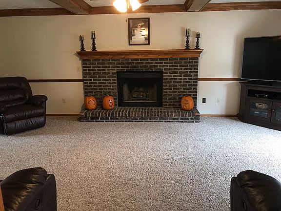5th image of 16275 Acacia Dr