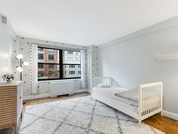 4th image of 225 E 57th St APT 14G