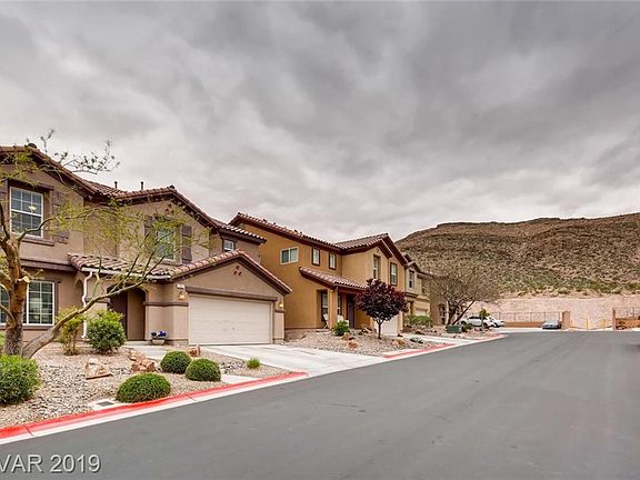 3rd image of 797 Trumpington Ct