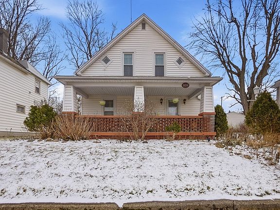 2nd image of 920 Oak St