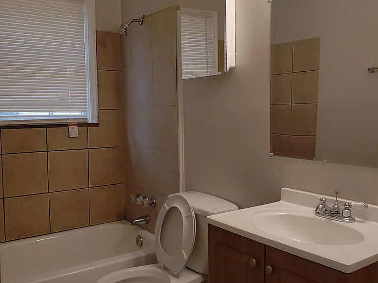 1799 S Gordon St SW — Photo 8