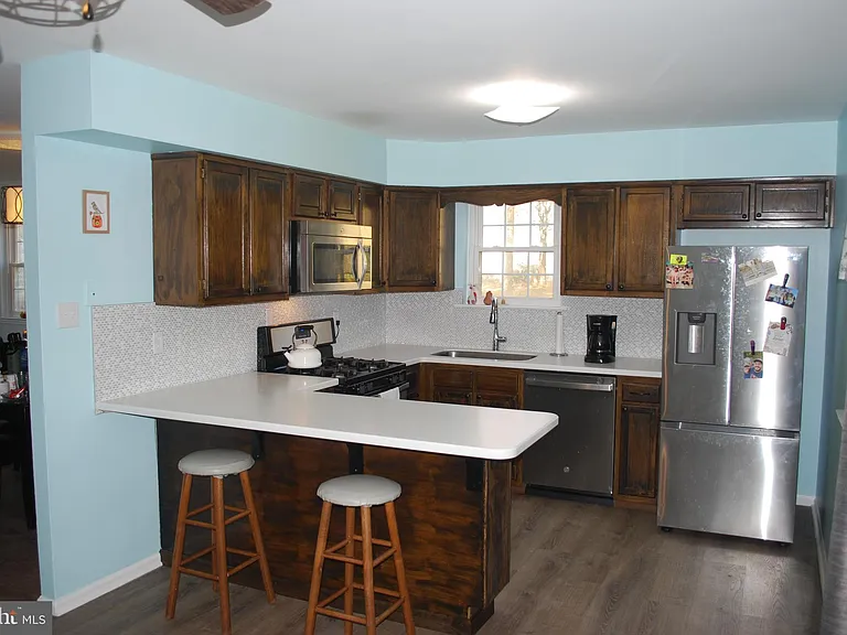 290 Lawndale Ave — Photo 11
