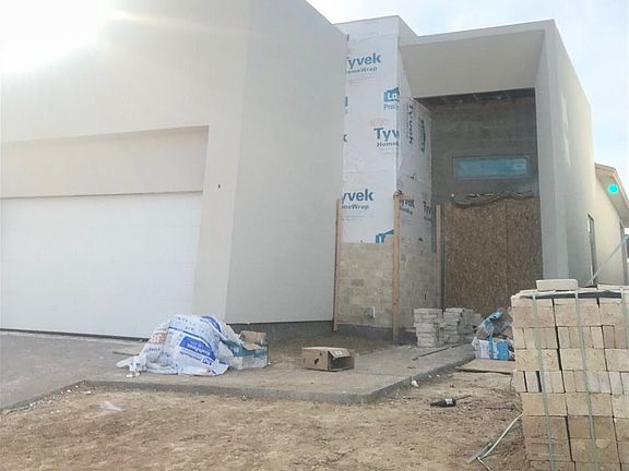 3rd image of 110 Upper Woods Dr