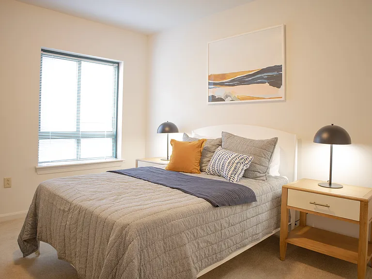 Symphony Center Apartments — Photo 9