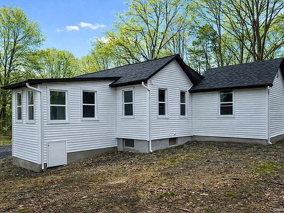 4th image of 548 Dosen Road