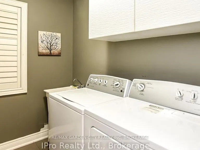 55 Kline Cres — Photo 15