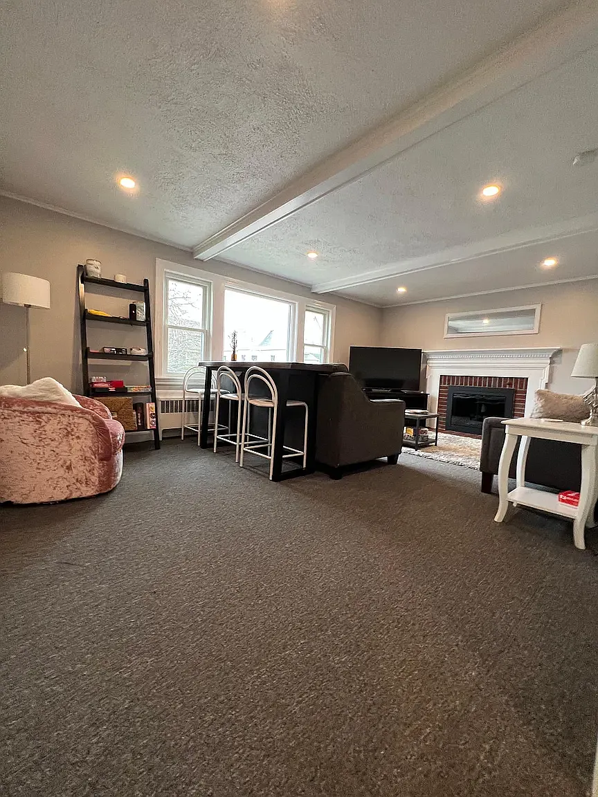 3 bed, 1.0 bath, 1100 sqft, $3,150 — Photo 4