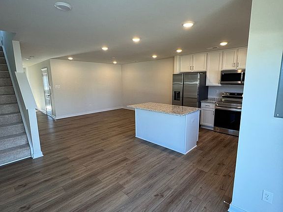 3rd image of 2108 Grand Reserve Way