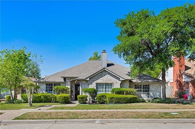 1st image of 324 Trees Dr