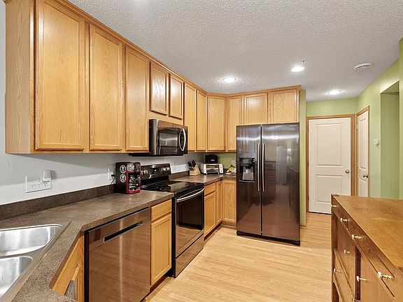 Kitchen 1 (Color updated to Grey not reflecting in this pic)