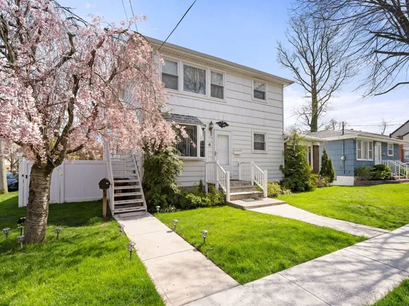 4 Cottage Ave, Staten Island, NY 10308