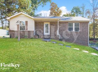 103 Meadowbrook Dr, Clarksville, TN 37042