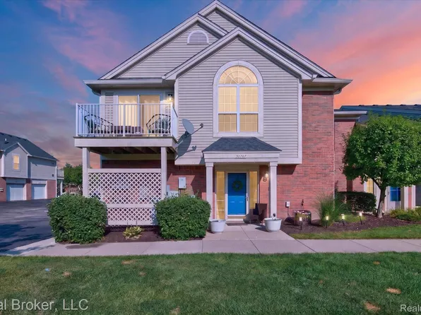 51747 Adler Park Dr W, Chesterfield, MI 48051