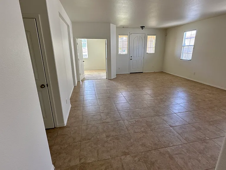 1419 Sabrina Ct — Photo 18