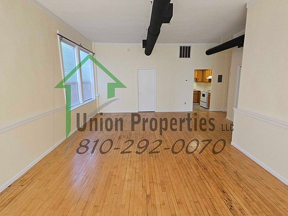3rd image of 412 Grand River Ave #3