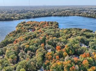 4 W Bay Ln, North Oaks, MN 55127