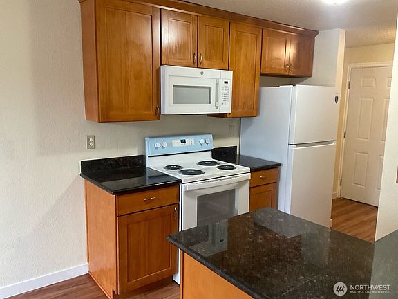 3rd image of 10018 Golden Given Road E #33