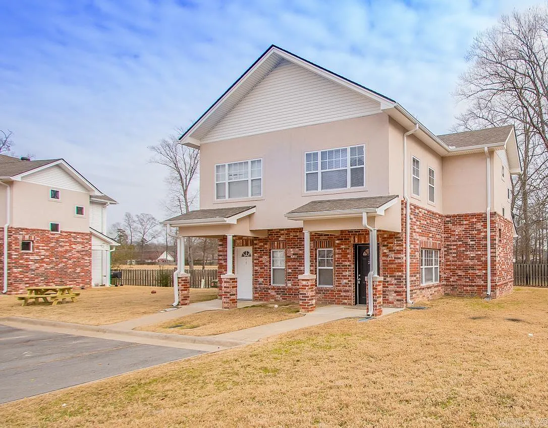Building Photo - 1224 Sadie Dr #1
