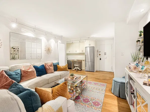 370 E 76th St APT C404, New York, NY 10021