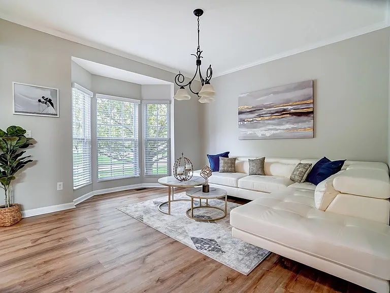 3234 Walkerview Dr — Photo 6