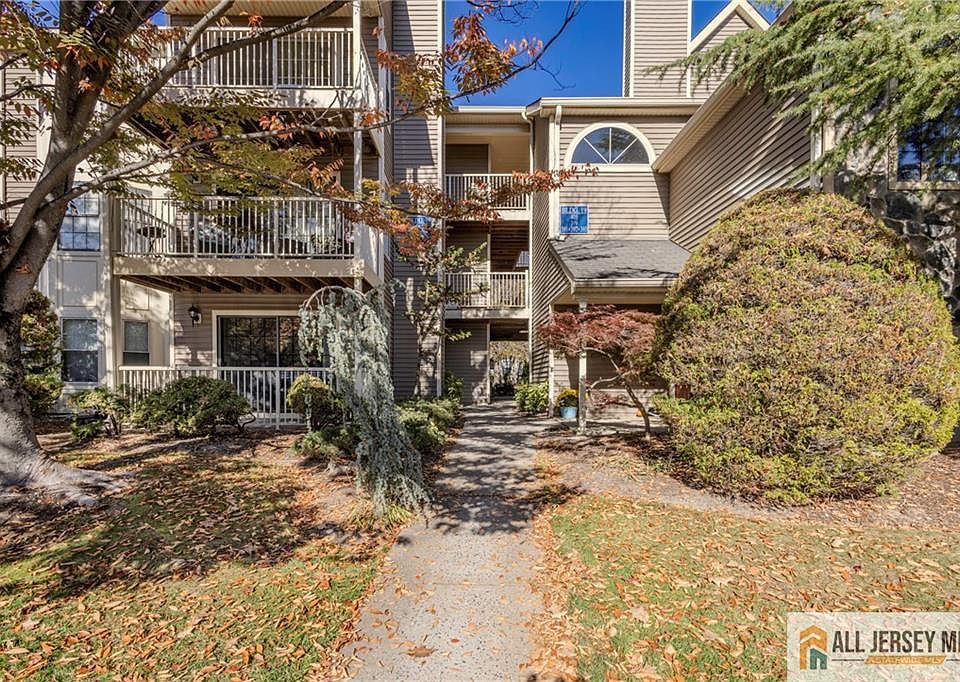 1st image of 406 Carhart Ct #406