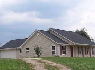 157 Blackberry Ln, Cleveland, GA 30528