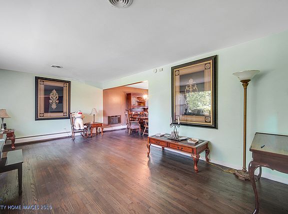 3rd image of 16521 Shirley Ct