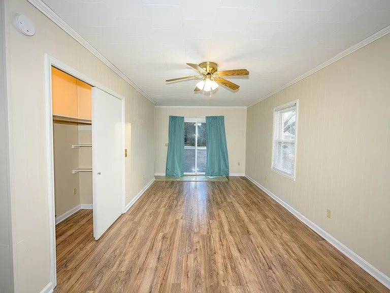 1033 Fairview Ave — Photo 15