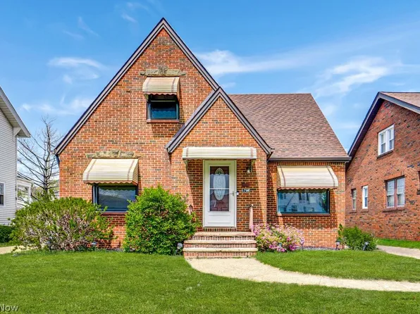 6710 Ackley Rd, Parma, OH 44129
