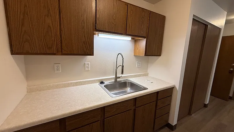 1 bed, 1.0 bath, $699 — Photo 4