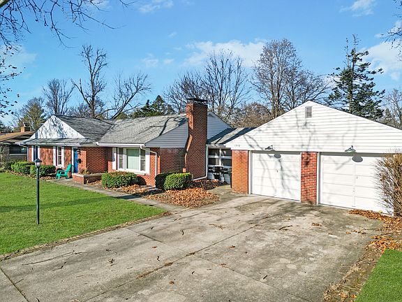 3rd image of 1918 Owens Dr