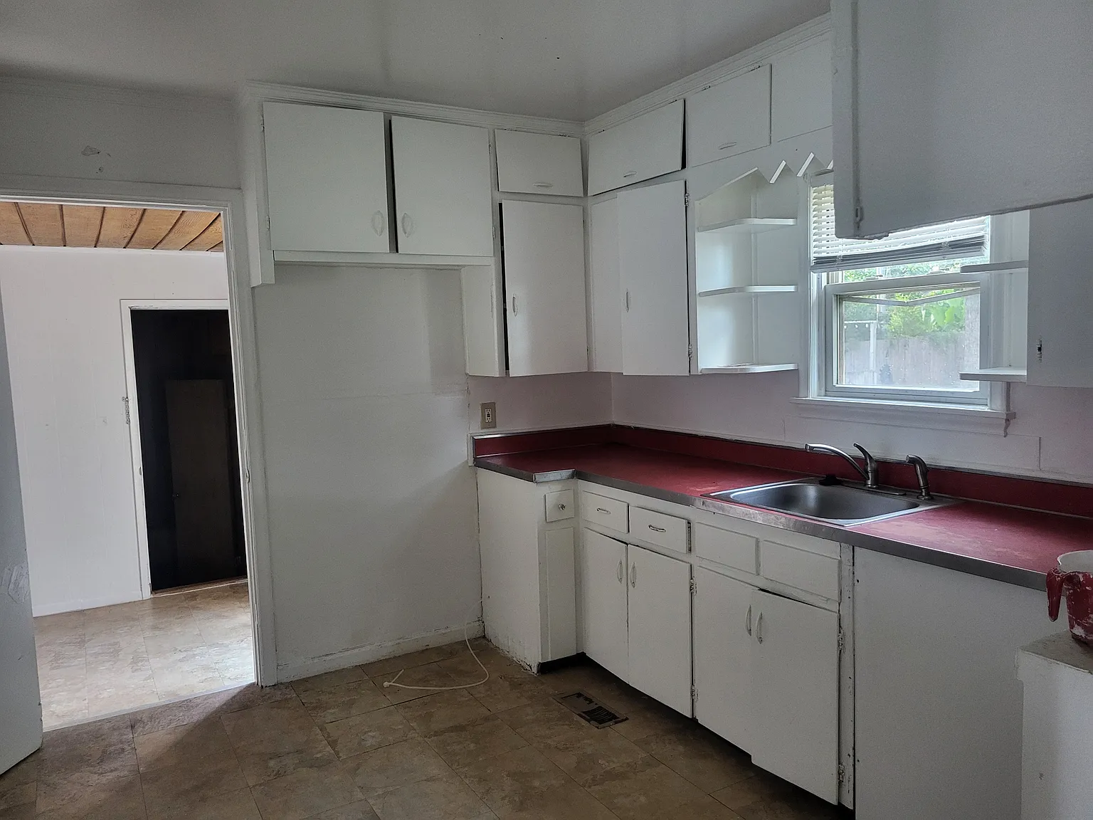 4 bed, 1800 sqft, $1,400 — Photo 4