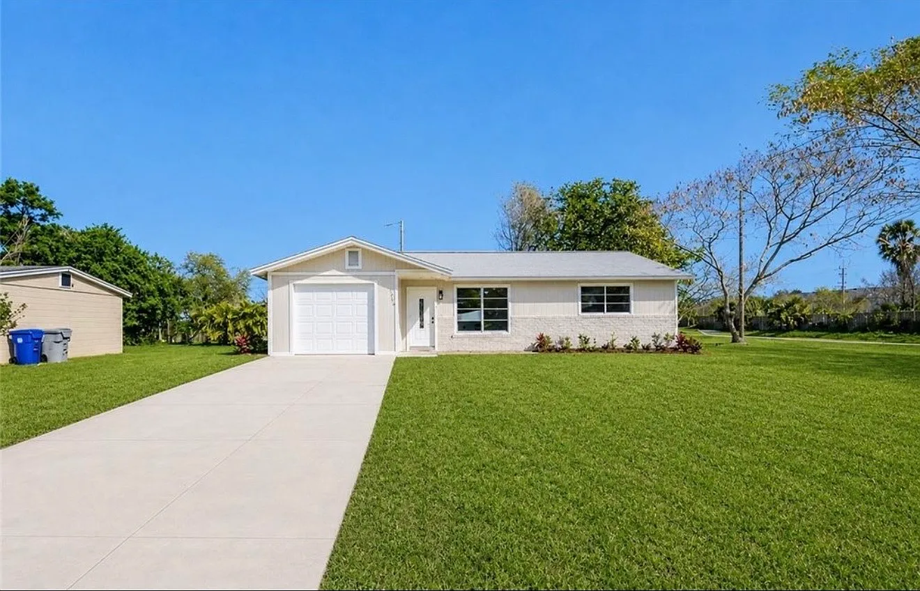 3 bed, 1273 sqft, $2,700 — Photo 1