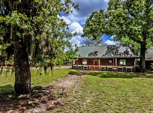23 Hunters Creek Dr, Huntsville, TX 77340