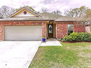 140 Country Garden Ln, Lafayette, LA 70507