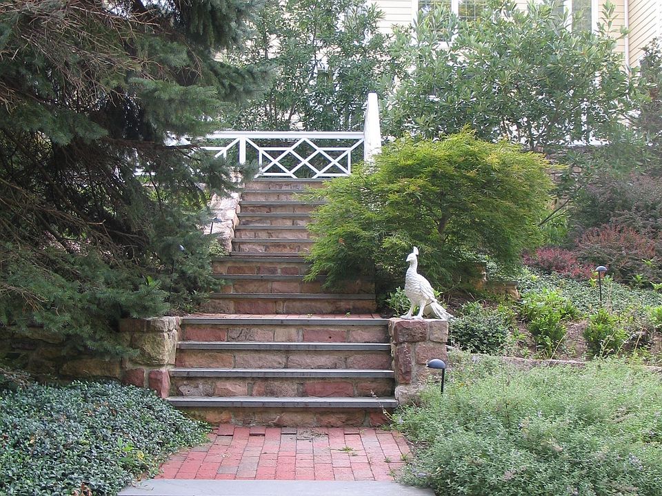 Peacock Hill Manor