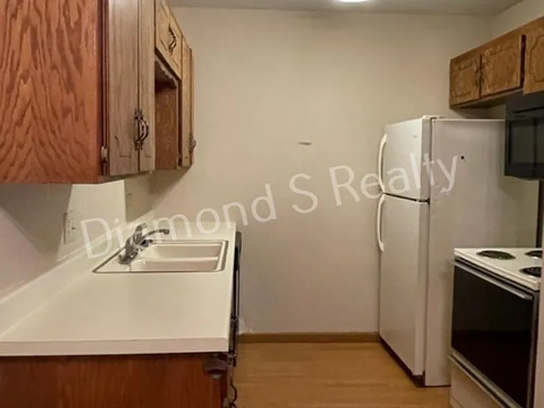 2159 East Macs Court — Photo 9