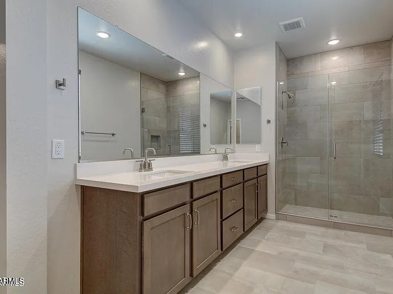 2831 S Central Dr — Photo 21