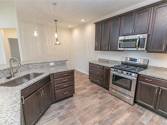5th image of 607 Aubrielle Ave #24