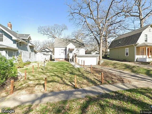 Drake Neighborhood 2 bedroom duplex for Rent — Photo 2