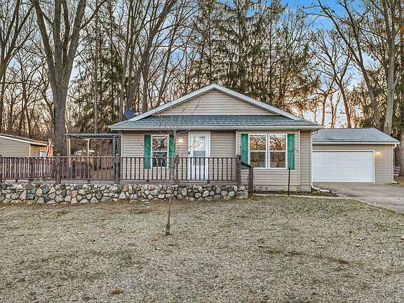 3rd image of 64555 Winding Woods Dr