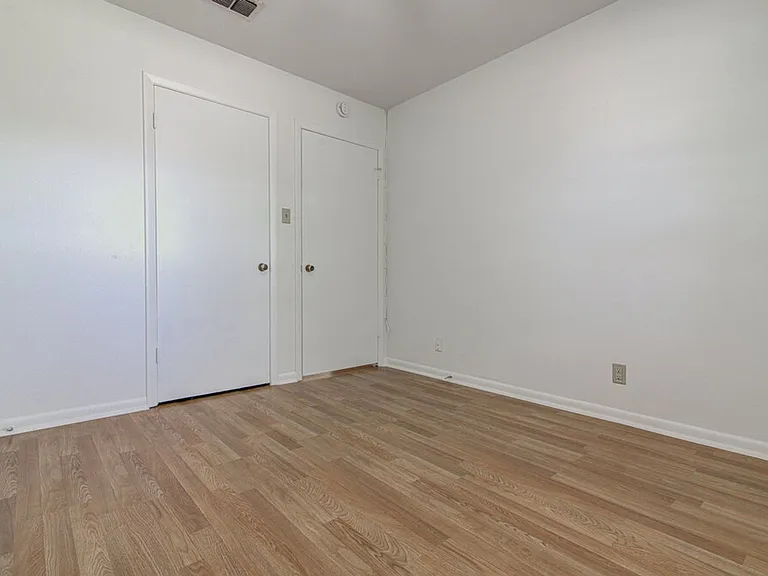 8406 Burrell Dr — Photo 11