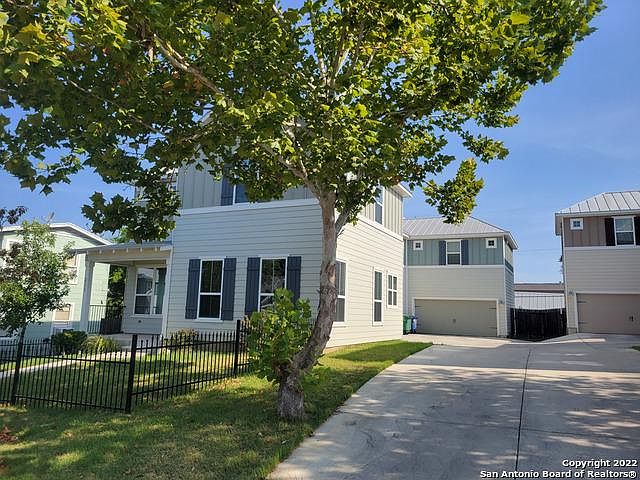 1st image of 211 Claremont Ave #102
