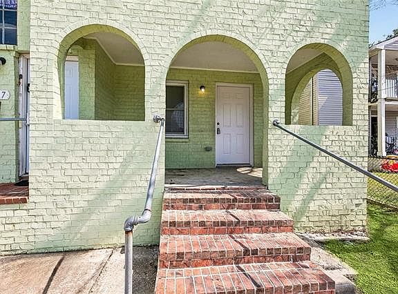 2nd image of 3605 Clematis St