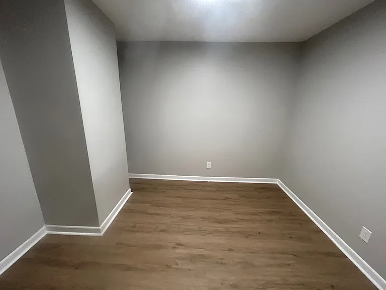 137 Lionsgate Dr — Photo 27